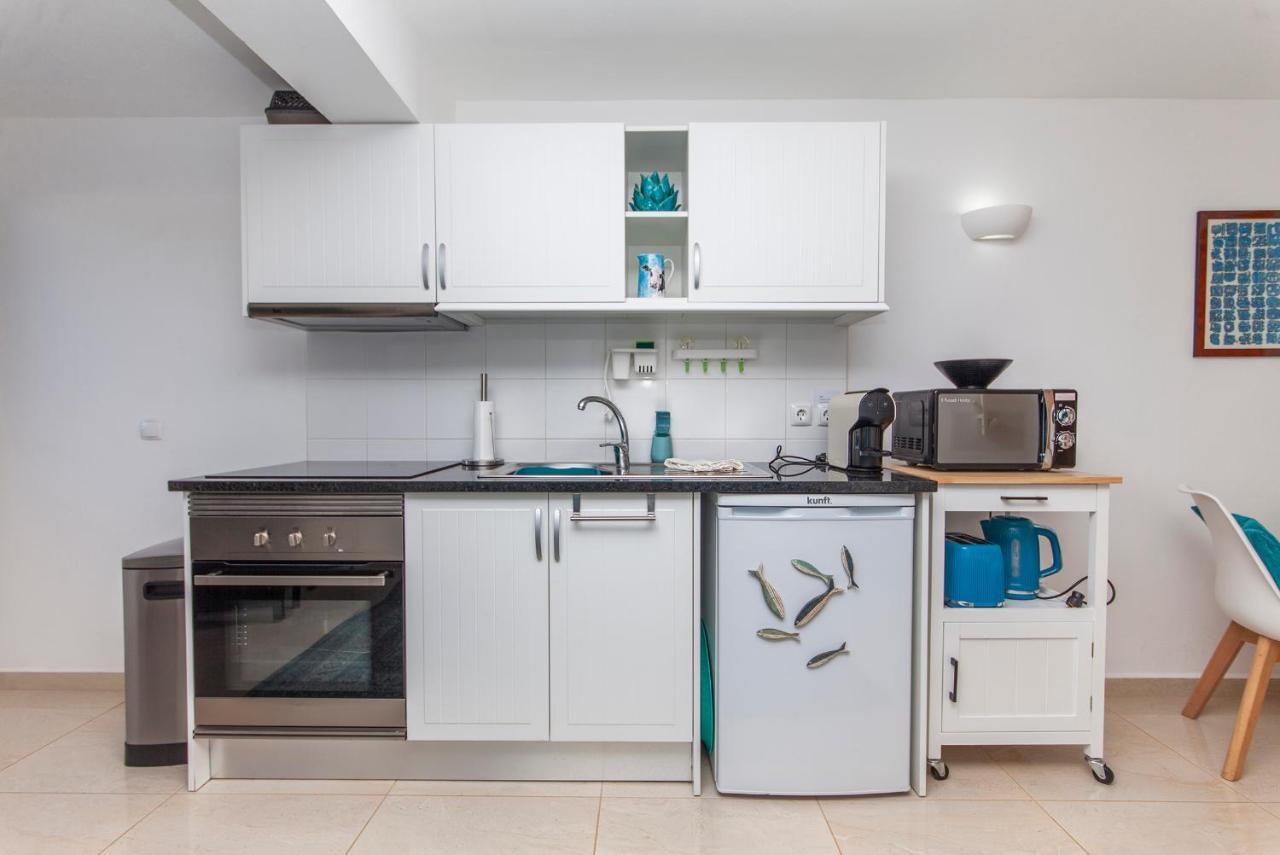 A19 -tangerine In Apartment